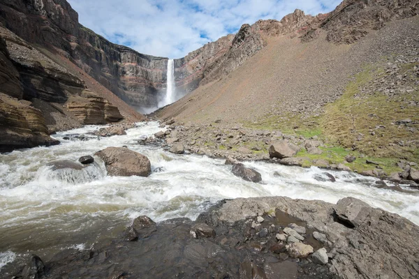 Wodospad hengifoss, Islandia — Zdjęcie stockowe