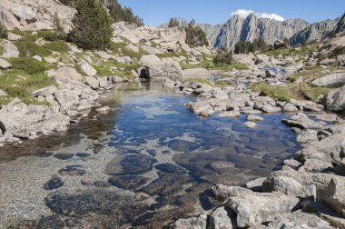 aiguestortes ve sant maurici Milli Parkı, pyrenees derede