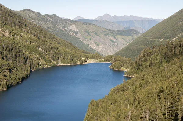 Lago Sant Maurici, parque nacional de Aiguestortes e lago Sant Maurici, Pirinéus (Espanha ) — Fotografia de Stock