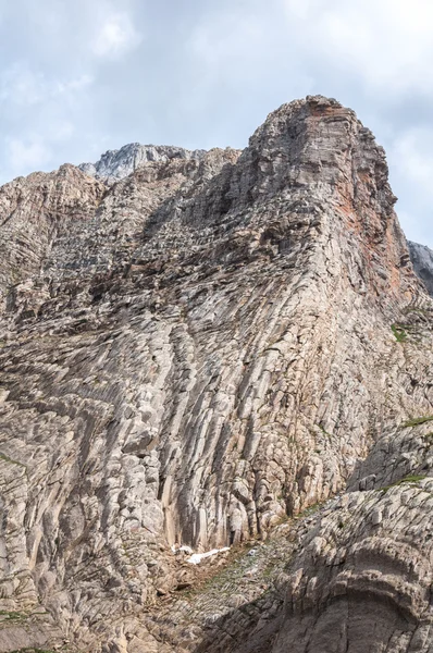 徒步旅行到 bisaurin 山，韦斯卡，西班牙的比利牛斯 — 图库照片