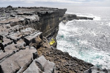 kayalıklarla Inishmore, İrlanda aran Islands