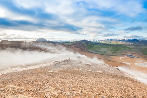 Uitzicht vanaf de top van de namafjall, IJsland — Stockfoto