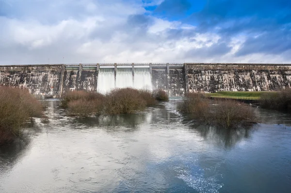 Dam over Zadorra river, Basque Country (Spain) — Stock Photo, Image