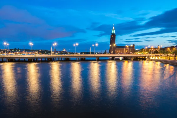 Panorama vespertino en el casco antiguo de Estocolmo, Suecia — Foto de Stock