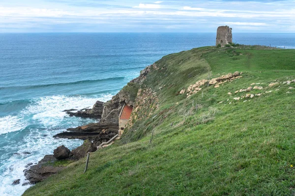 Ermita Santa Justa Está Tallada Roca Acantilado Sobre Mar Cantábrico —  Fotos de Stock