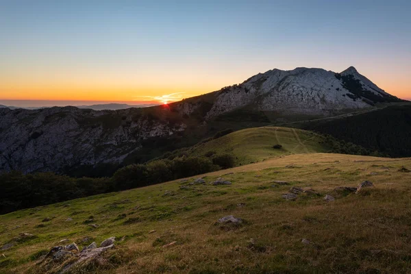 Sunrise Urkiolamendi Mountain Basque Country Spain — Zdjęcie stockowe