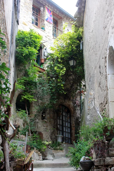 Saint-Guilhem-le-De sert, ancient town in Languedoc-Roussillon — Stock Photo, Image