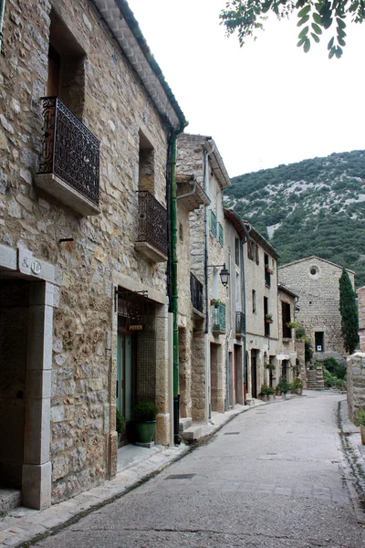 Saint-Guilhem-le-De sert, ancient town in Languedoc-Roussillon — Stock Photo, Image