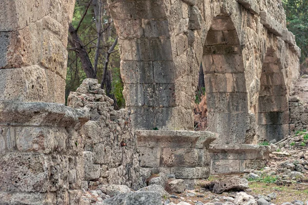 Ruinas Del Antiguo Acueducto Romano Entre Bosque Antigua Ciudad Phaselis — Foto de Stock