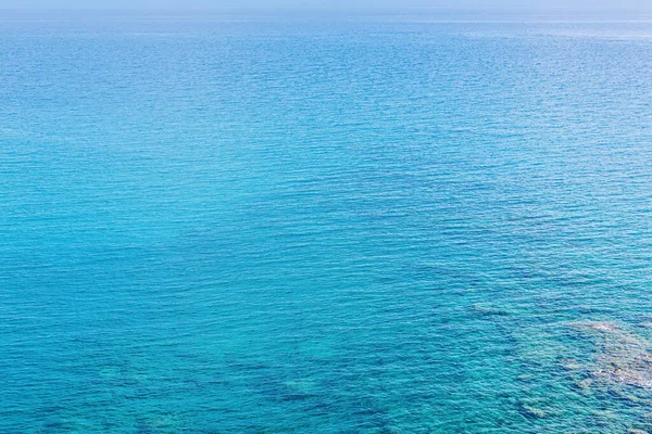 Θαλάσσιο Υπόβαθρο Διαφανές Μπλε Παράκτια Παράκτια Πάνω Από Κοραλλιογενή Ύφαλο — Φωτογραφία Αρχείου