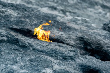 Türkiye 'nin Chimaera Dağı' ndaki (Yanartas) doğal gaz emisyonunun olduğu yerde sürekli yangın var