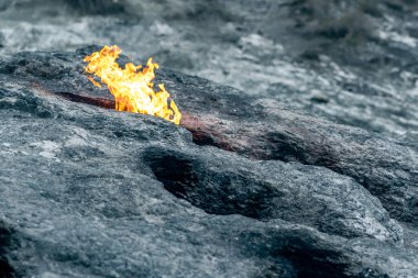 Türkiye 'nin Chimaera Dağı' ndaki (Yanartas) doğal gaz emisyonunun olduğu yerde sürekli yangın var