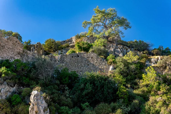 Rovine Antiche Mura Della Fortezza Pendii Rocciosi Vicino All Antica — Foto Stock