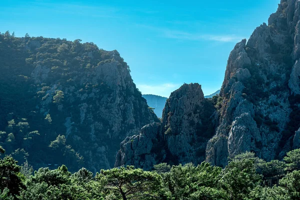 Paisaje Montañoso Cerca Olympus Turquía Una Pared Roca Bloquea Valle — Foto de Stock