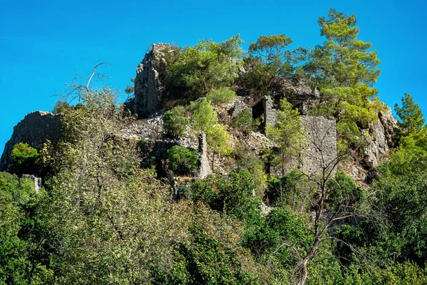 Zříceniny Starožitných Hradeb Zalesněných Svazích Starobylém Městě Olympos Turecko — Stock fotografie