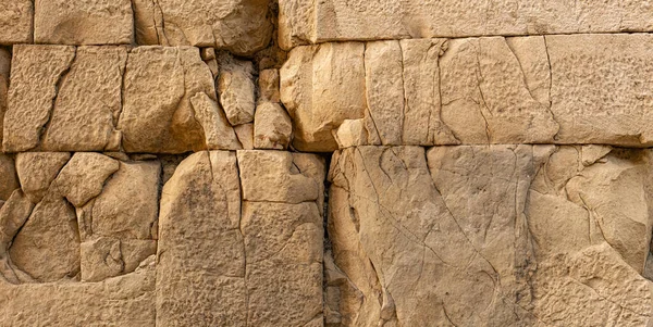 Texture Ancient Wall Made Huge Stone Blocks Cracked Time — Stok fotoğraf