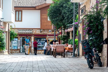 Manavgat, Türkiye - 13 Kasım 2021: tarihi turizm bölgesi sokağı