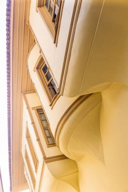 Antalya 'nın tarihi merkezindeki geleneksel bir vintage divanın mimari unsurları