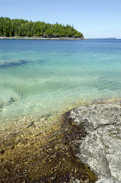 ヒューロン湖の緑および青の水 — ストック写真