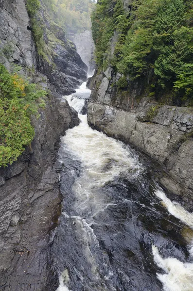 Canyon and waterfall — Stock Photo, Image