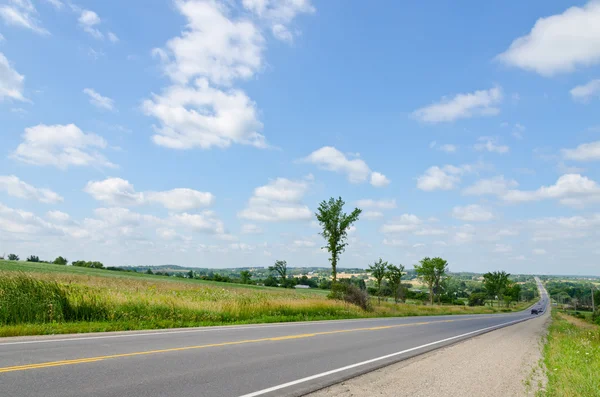 Canada-snelweg in ten noorden van Ontario Lake — Stockfoto