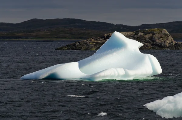 Iceberg bianco brillante — Foto Stock