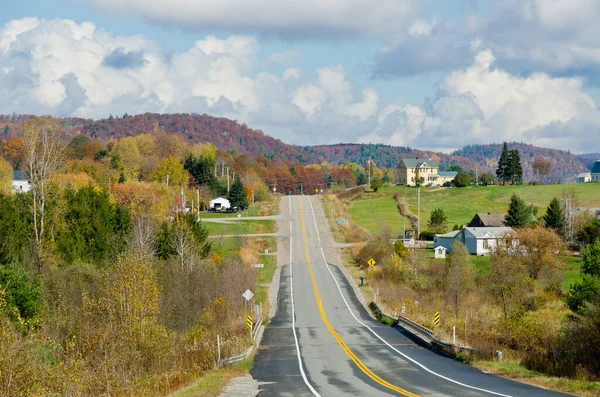 Skogsväg Hösten Quebec Kanada — Stockfoto