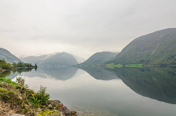 Reflexão Fiorde Noruega Momento Outono — Fotografia de Stock