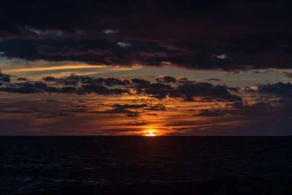 Zonsondergang Boven Het Oppervlak Van Het Prachtige Superior Lake — Stockfoto