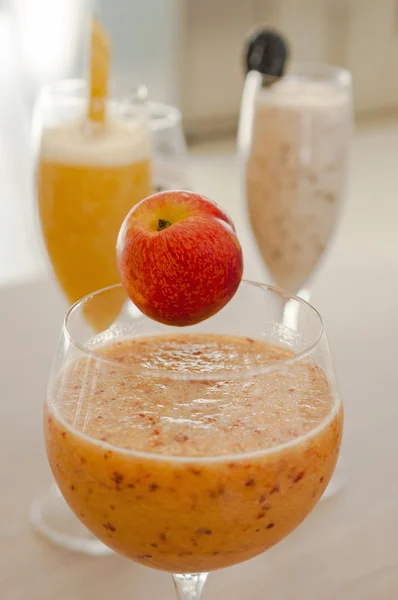 Peach cocktail — Stock Photo, Image