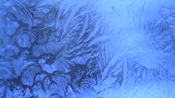 ガラス上の抽象的な霜のパターン ウィンドウ上の背景テクスチャ — ストック動画