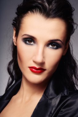 şık esmer