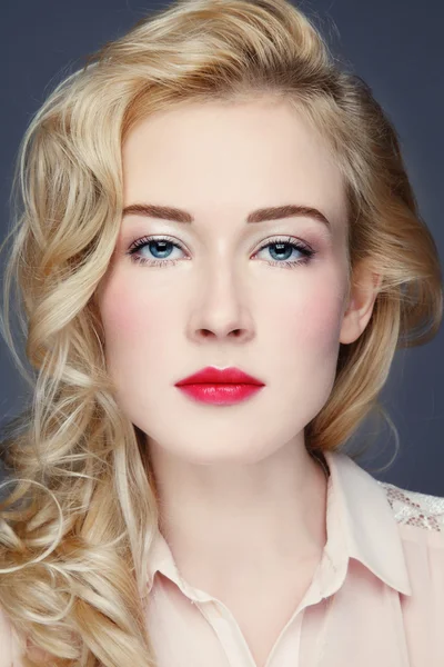 Blonde Schönheit — Stockfoto