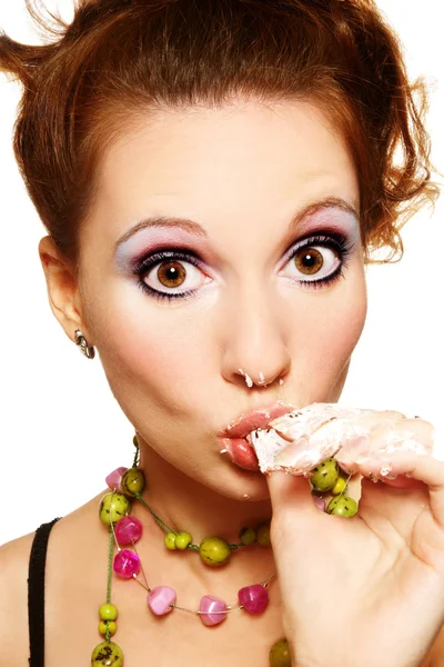 Chica comiendo pastel — Foto de Stock