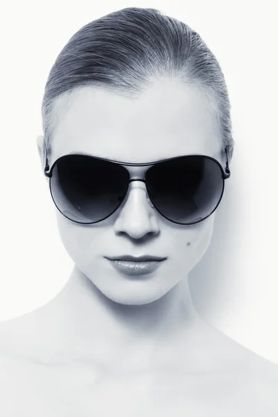 Girl in sunglasses — Stock Photo, Image