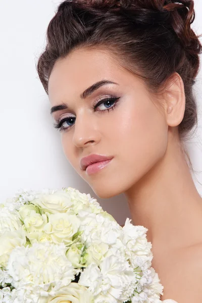 Mariée avec bouquet — Photo