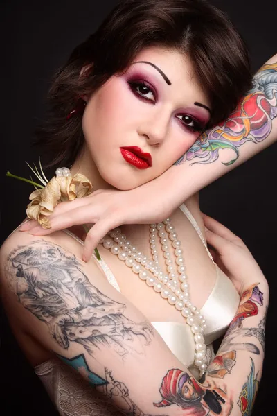 Tetovaný krásy — Stock fotografie