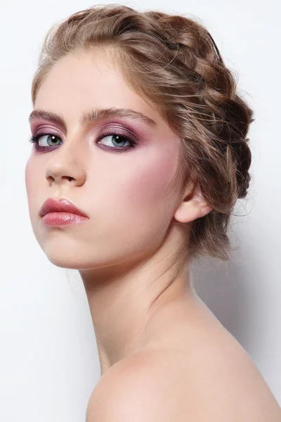 Make-up en vlechten — Stockfoto