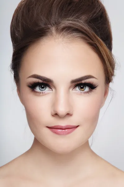 Pretty girl with cat eyes — Stock Photo, Image