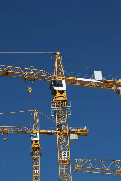 Grúas de construcción — Foto de Stock