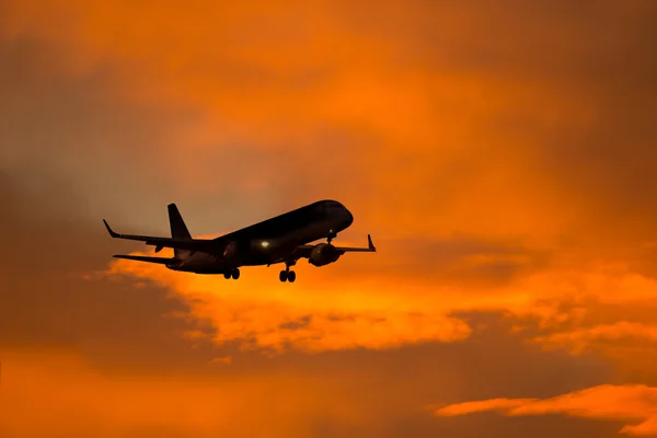 Silueta de avión —  Fotos de Stock