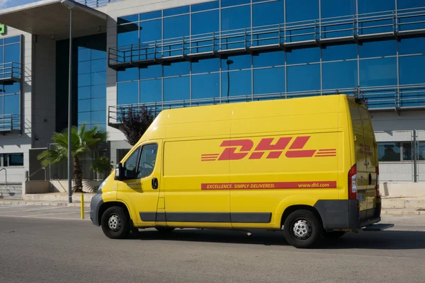 DHL furgone di consegna — Foto Stock