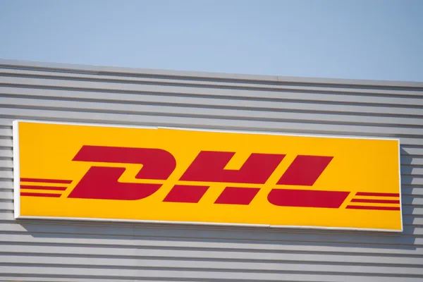 Empresa de entrega da DHL — Fotografia de Stock