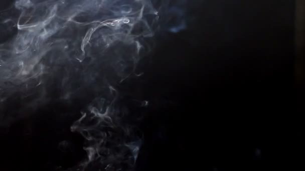 White smoke on black backdrop high quality — Stock Video