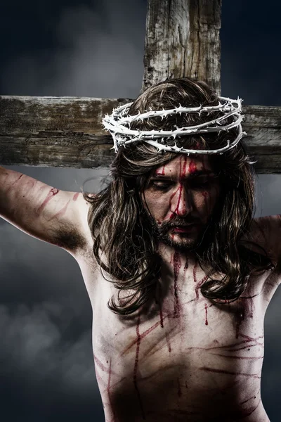 Jesus Christus mit Dornenkrone weiß auf dem Kreuz von Golgatha — Stockfoto