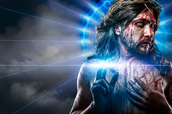 Calvary jesus, man bleeding, representation of passion with blue — Stock Photo, Image