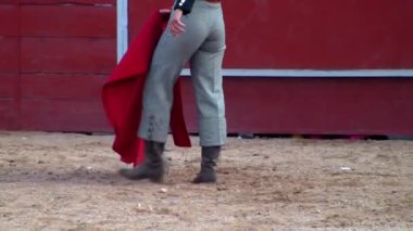 İspanya 'dan boğa güreşi filmi. Kara boğa