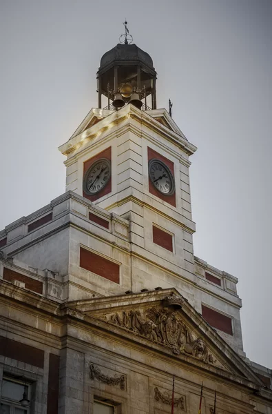 Puerta del sol à Madrid, architecture ancienne — Photo