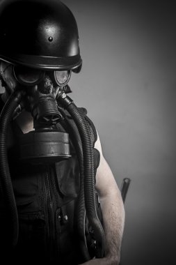 duman, nükleer felaket, gaz maskesi, koruması olan adam