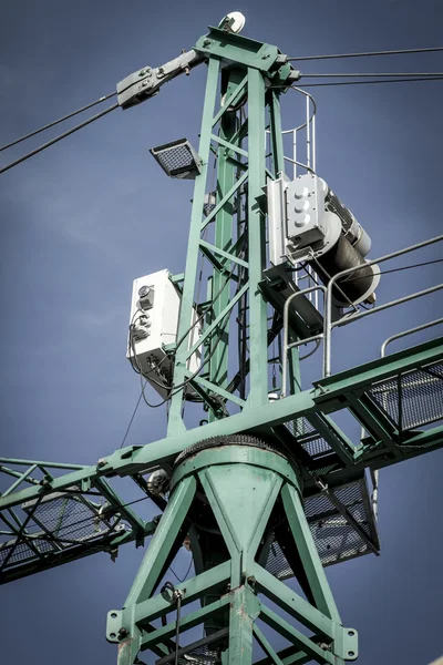 Grúa industrial, en construcción, construcción, máquina — Foto de Stock